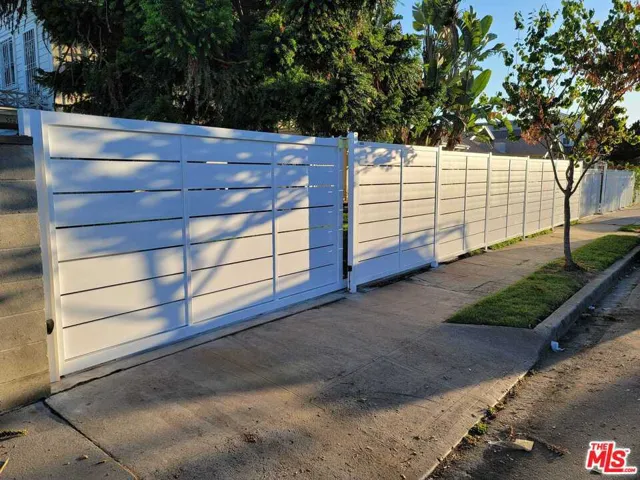 5326 Lemon Grove Avenue, Los Angeles, California 90038