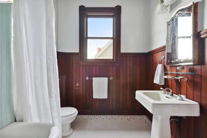 UPPER LEVEL BATH