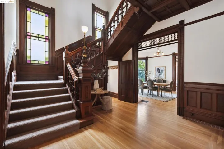 DRAMATIC STAIRCASE