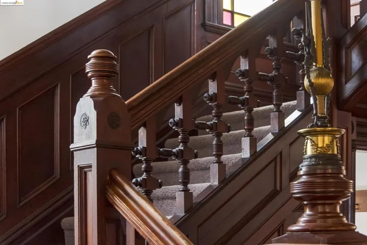 IMPRESSIVE STAIRCASE