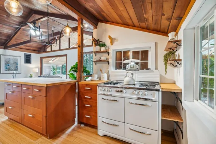 805 Fanning Grade, Ben Lomond, California 95005