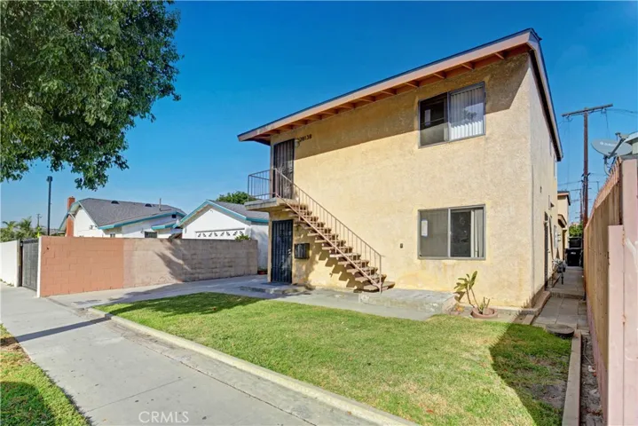 2813 Independence Avenue, South Gate, California 90280