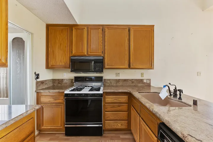 017_Kitchen