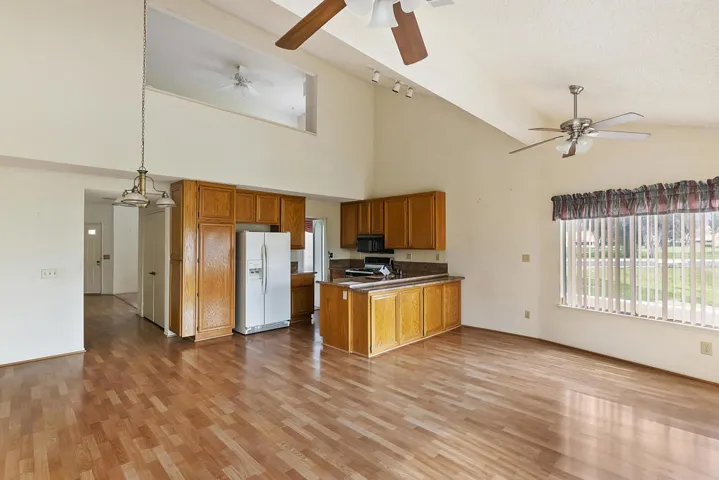 010_Family Room