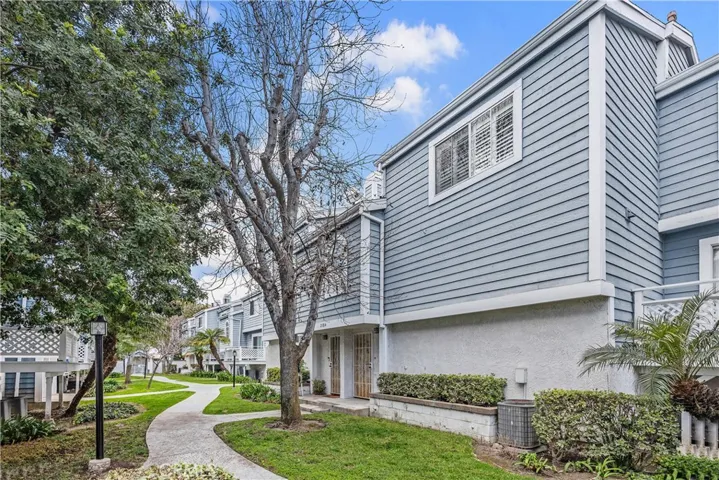 21814 Belshire Avenue 2, Hawaiian Gardens, California 90716