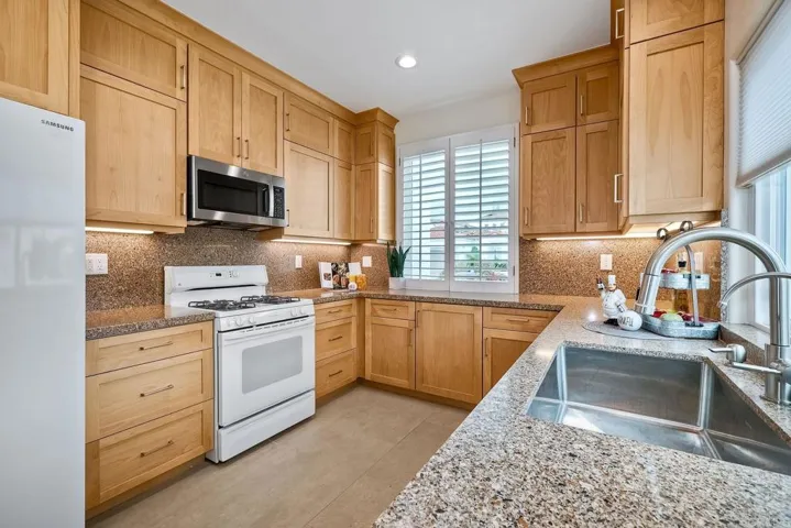 4978 Lerkas Way, Oceanside, California 92056
