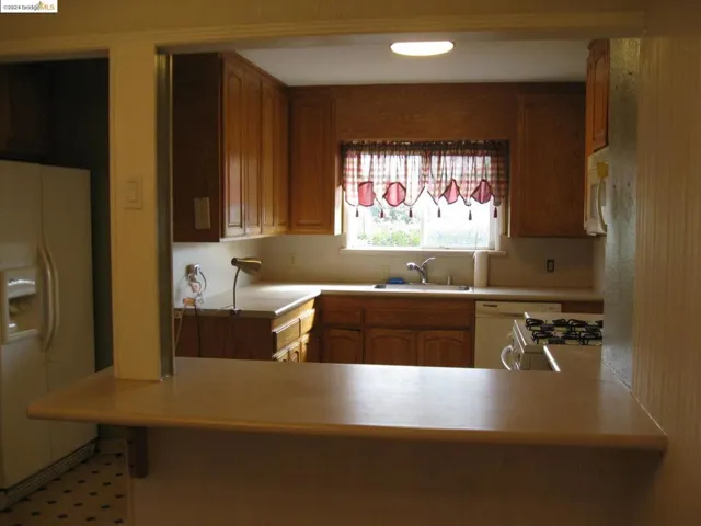 2811 Lincoln Ave, Richmond, California 94804