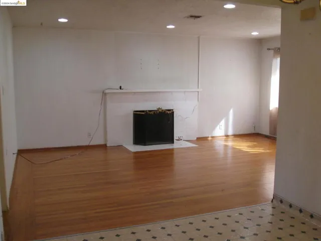 2811 Lincoln Ave, Richmond, California 94804