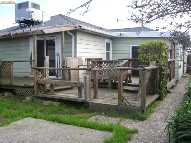 2811 Lincoln Ave, Richmond, California 94804