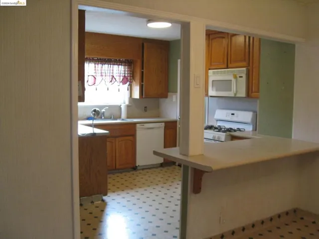 2811 Lincoln Ave, Richmond, California 94804