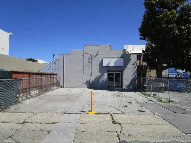 211 5th Street, Hollister, California 95023