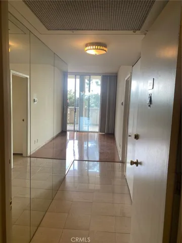 4455 Los Feliz Boulevard W 305, Los Angeles, California 90027
