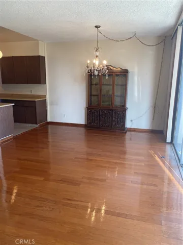 living room/dining room