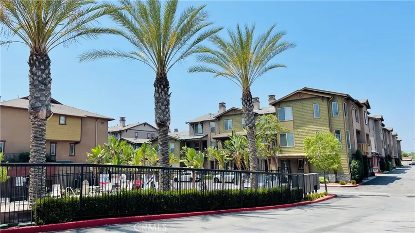 711 S Azusa Avenue H, Azusa, California 91702