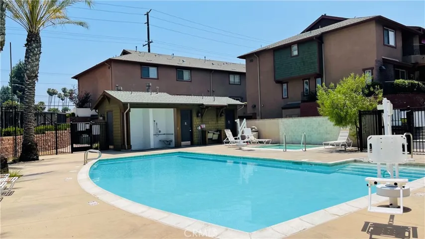 711 S Azusa Avenue H, Azusa, California 91702