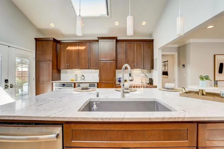 385 Sara Avenue, Sunnyvale, California 94086