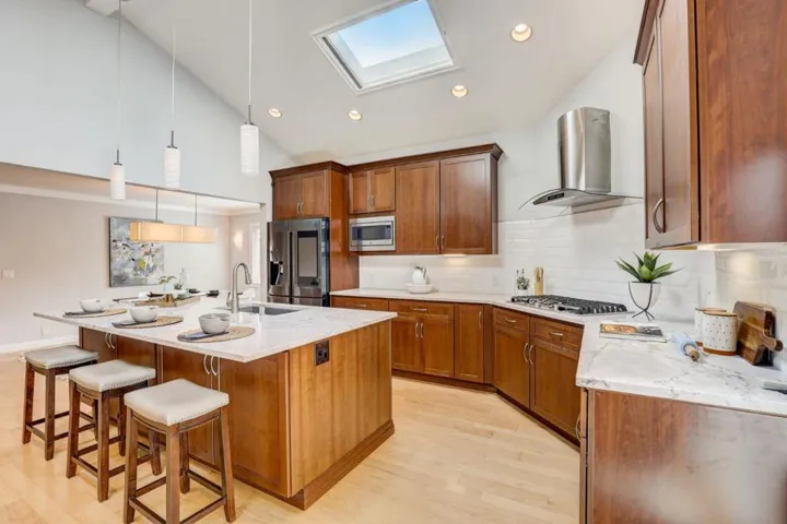 385 Sara Avenue, Sunnyvale, California 94086