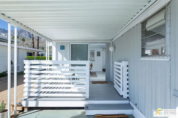 Front patio and entry