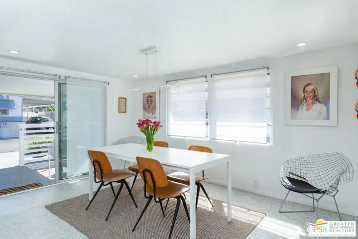 Dining area 2