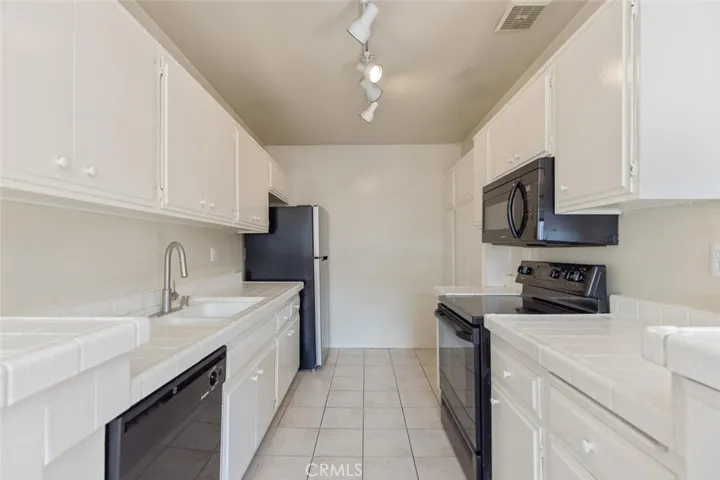 5349 Newcastle Avenue 50, Encino, California 91316