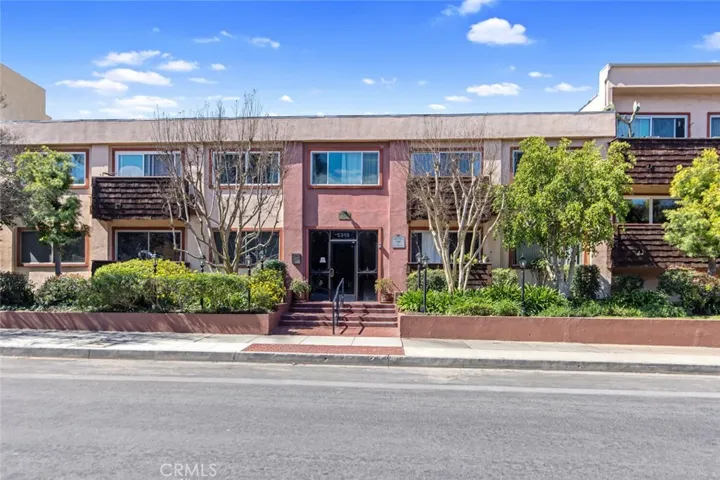 5349 Newcastle Avenue 50, Encino, California 91316