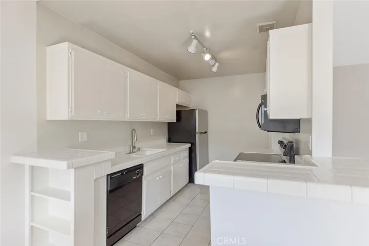 5349 Newcastle Avenue 50, Encino, California 91316
