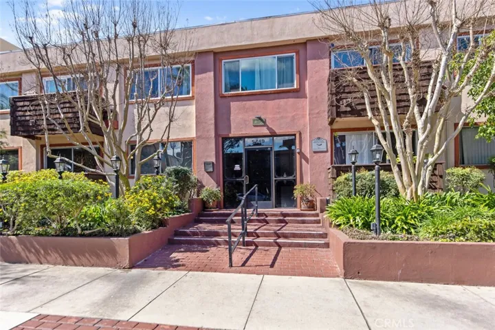 5349 Newcastle Avenue 50, Encino, California 91316
