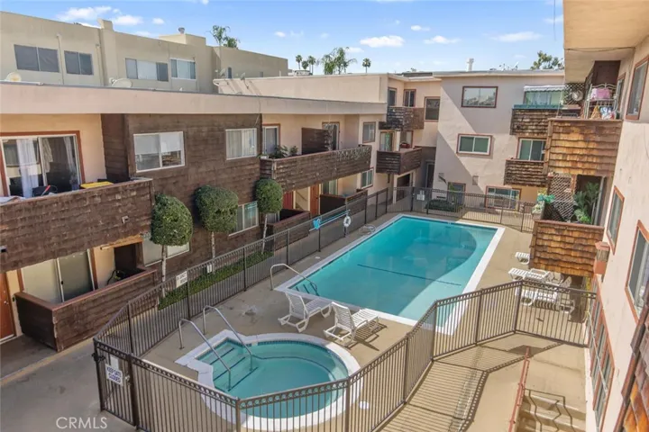 5349 Newcastle Avenue 50, Encino, California 91316