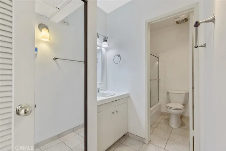 5349 Newcastle Avenue 50, Encino, California 91316