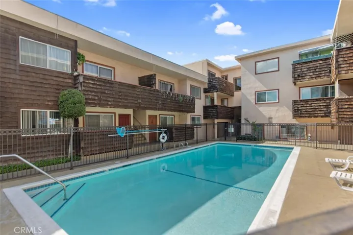 5349 Newcastle Avenue 50, Encino, California 91316