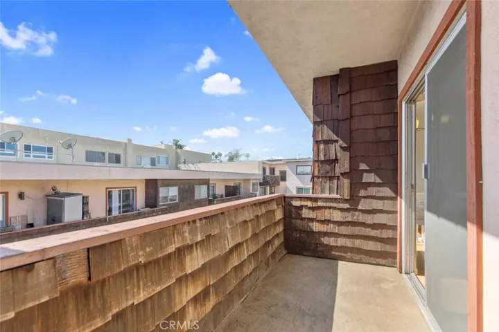 5349 Newcastle Avenue 50, Encino, California 91316