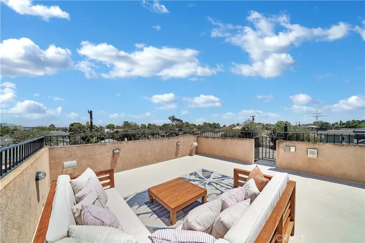 Roof-top deck