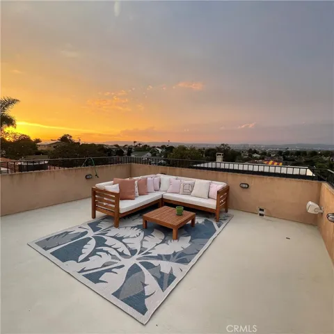 You have to visit the roof top deck to appreciate