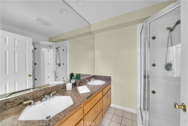 Lower bath