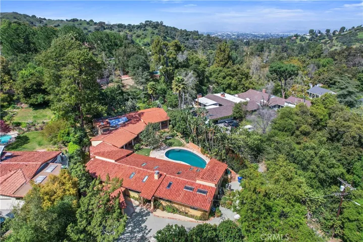 11945 Lockridge Road, Studio City, California 91604