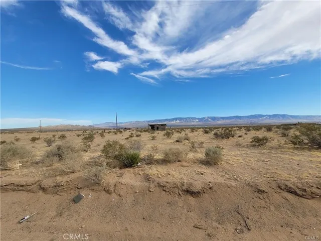 800 Northside Road, Lucerne Valley, California 92356