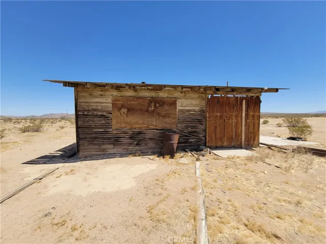 800 Northside Road, Lucerne Valley, California 92356