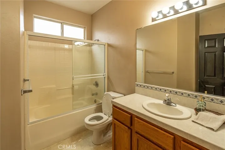 3824 E Stapp Court, Visalia, California 93292