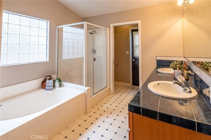 3824 E Stapp Court, Visalia, California 93292