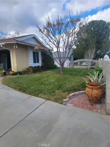 38727 2nd Street E, Palmdale, California 93550