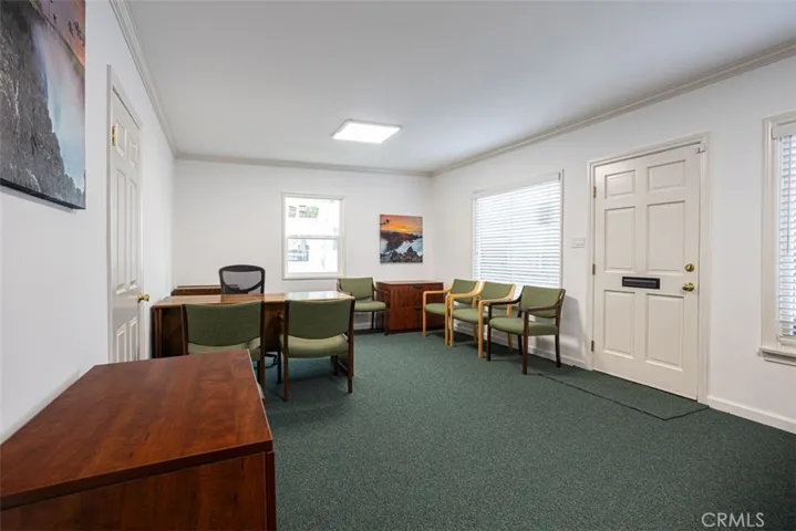 2707 2707 1/2 Foothill Blvd., La Crescenta, California 91214