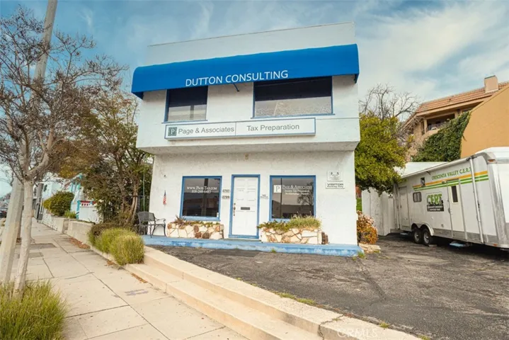 2707 2707 1/2 Foothill Blvd., La Crescenta, California 91214