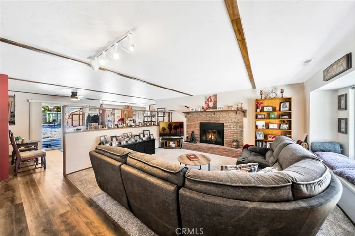 870 Edgemoor Road, Big Bear Lake, California 92315