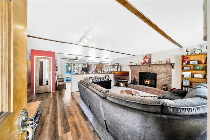 870 Edgemoor Road, Big Bear Lake, California 92315