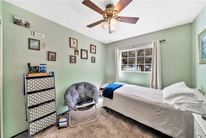 870 Edgemoor Road, Big Bear Lake, California 92315