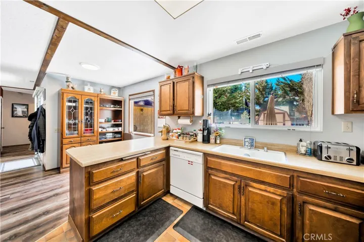 870 Edgemoor Road, Big Bear Lake, California 92315