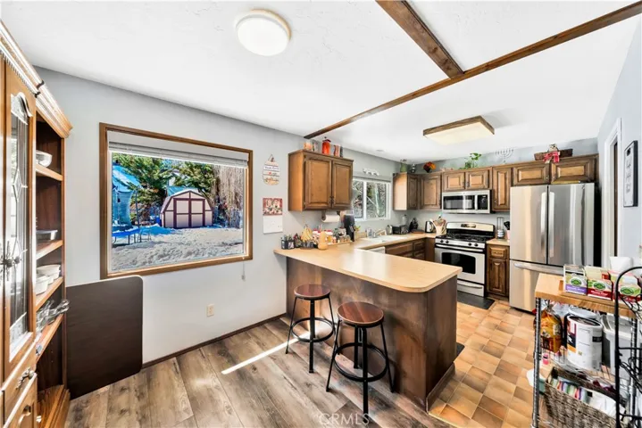 870 Edgemoor Road, Big Bear Lake, California 92315