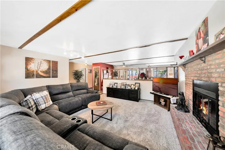 870 Edgemoor Road, Big Bear Lake, California 92315
