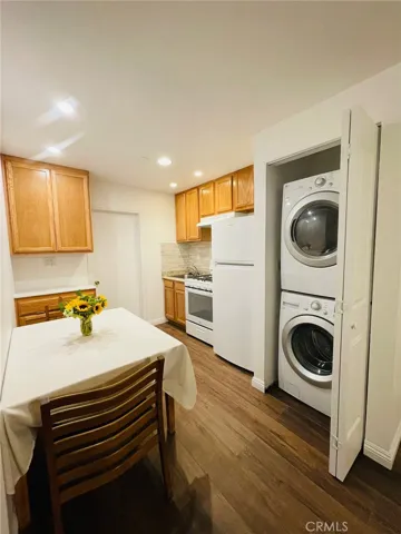 645 E Vista Del Playa Avenue B, Orange, California 92865