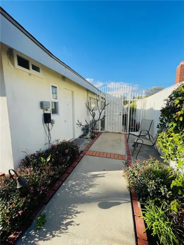 645 E Vista Del Playa Avenue B, Orange, California 92865